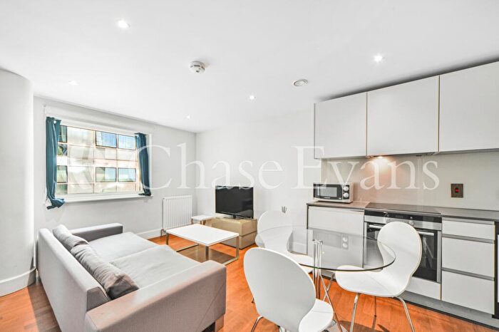 Flat To Rent In Whitechapel High Street, Aldgate, London, E1