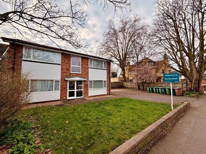 1 Bedroom Flat To Rent In Green Lane, Shepperton, TW17