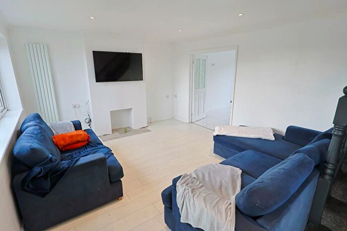 3 Bedroom End Of Terrace House For Sale In Denham Avenue, Allesley Park, Coventry, CV5