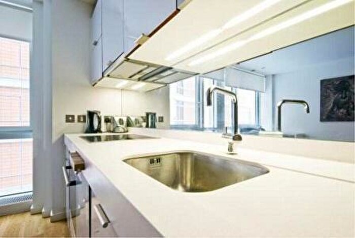 Studio To Rent In Ontario Tower, Fairmont Avenue, Blackwall, Canary Wharf, London, E14