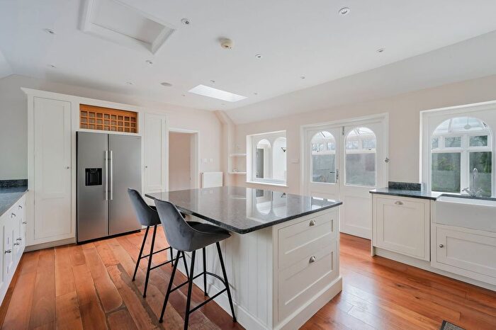 5 Bedroom Detached House For Sale In Lake View, Dormans Park, East Grinstead, RH19
