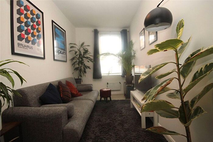 1 Bedroom Flat To Rent In Norwood Road, London, SE27