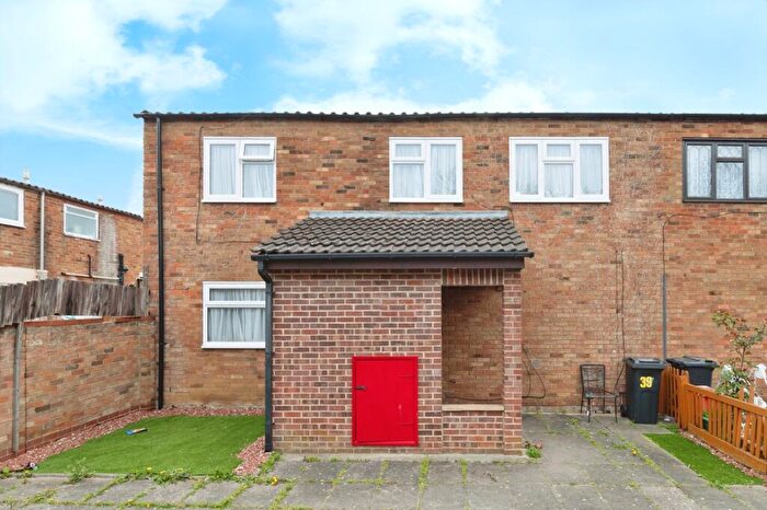 3 Bedroom End Of Terrace House For Sale In Buckerills, Basildon, Essex, SS13
