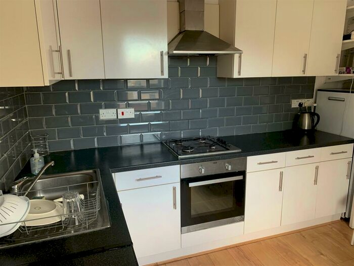4 Bedroom Flat To Rent In Bristol Road, Selly Oak, Birmingham, B29