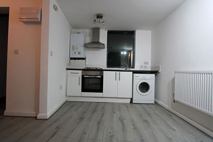 1 Bedroom Flat To Rent In Mitcham Road, London, SW17