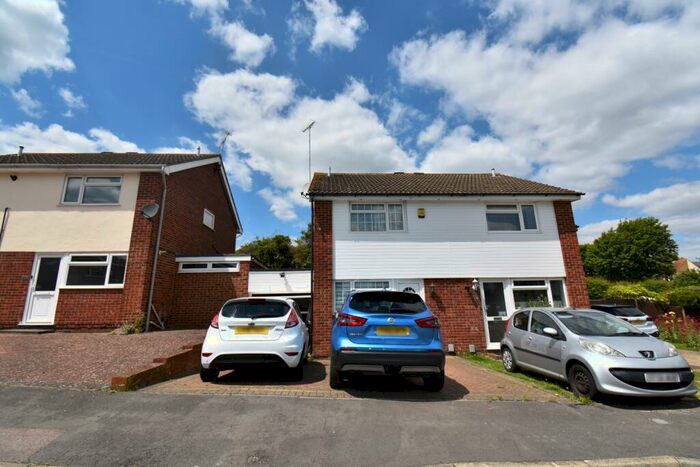 3 Bedroom Semi-Detached House To Rent In Charnock Swanley, BR8