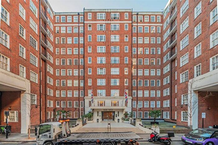 2 Bedroom Flat To Rent In Edgware Road, London, W2