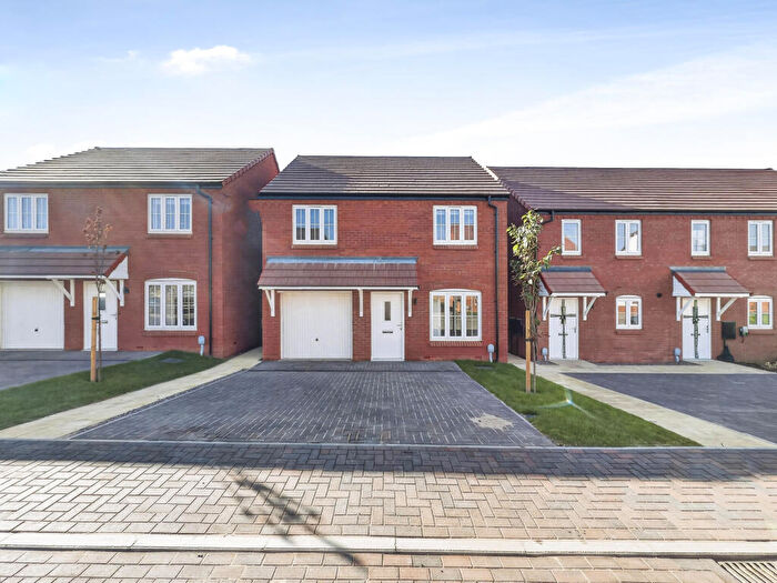 3 Bedroom Detached House To Rent In Loudham Avenue, Northampton, NN5
