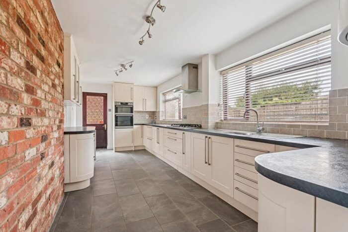 5 Bedroom Detached House For Sale In Brightmans Drive, Maulden, Bedford, MK45