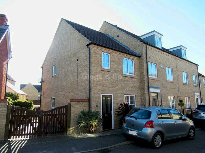 2 Bedroom Property To Rent In Bevington Way, Eynesbury PE19