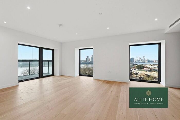 3 Bedroom Flat For Sale In Starboard Way, Riverscape, E16