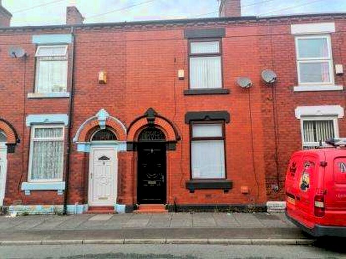 Houses for sale & to rent in OL6 8NX, Henrietta Street, St Peters