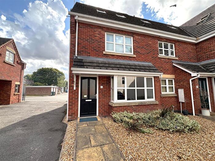 1 Bedroom Flat To Rent In Mossvale Close, Old Hill, Cradley Heath, B64