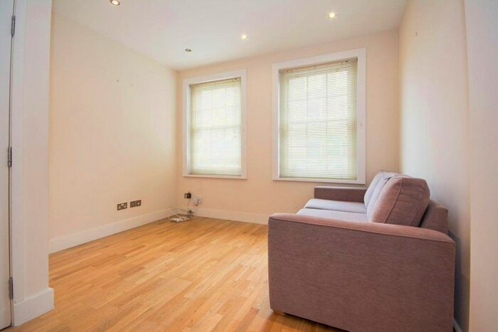 1 Bedroom Flat To Rent In St. Philip Street, London, SW8