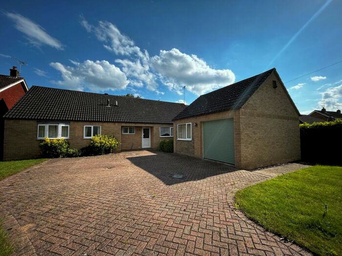 4 Bedroom Bungalow To Rent In Grantham Road, Sleaford, NG34