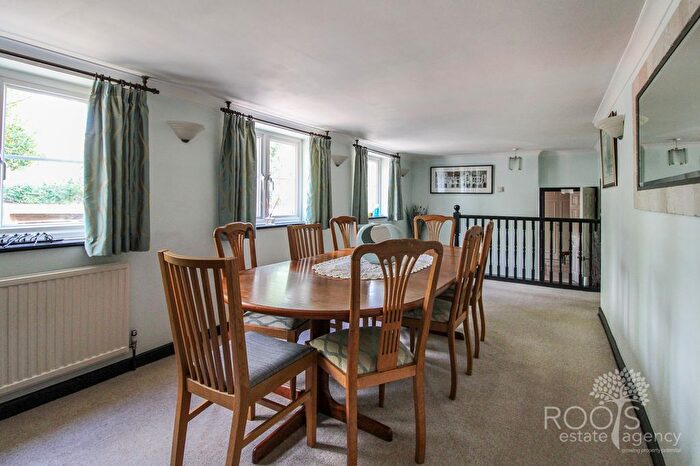 4 Bedroom Detached House For Sale In Wantage Road, Donnington, Newbury, RG14