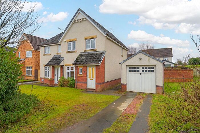 3 Bedroom Semi Detached House For Sale In Mosshouse, Stirling, FK7