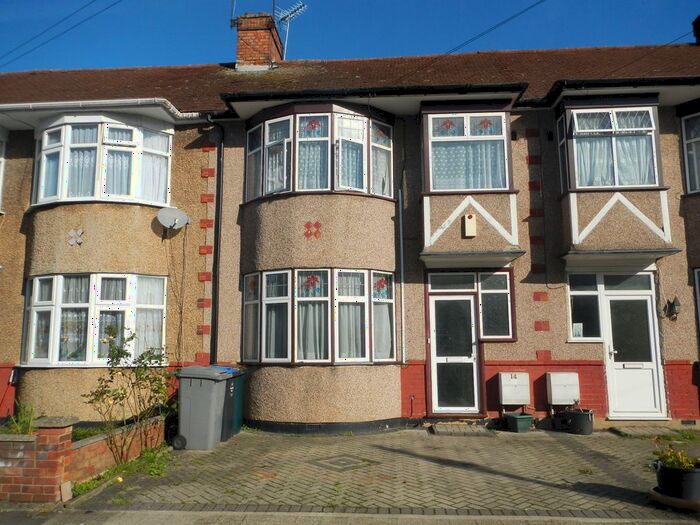 2 Bedroom Maisonette To Rent In Elms Court, Wembley, Greater London, HA0