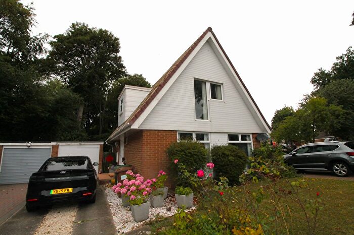 3 Bedroom Detached House For Sale In Alderwood, Harraton, Washington, NE38
