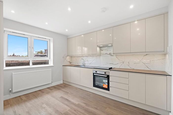 3 Bedroom Flat To Rent In Arthur Henderson House, Fulham Road, SW6