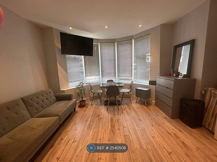 1 Bedroom Flat To Rent In Finchley Lane, London, NW4