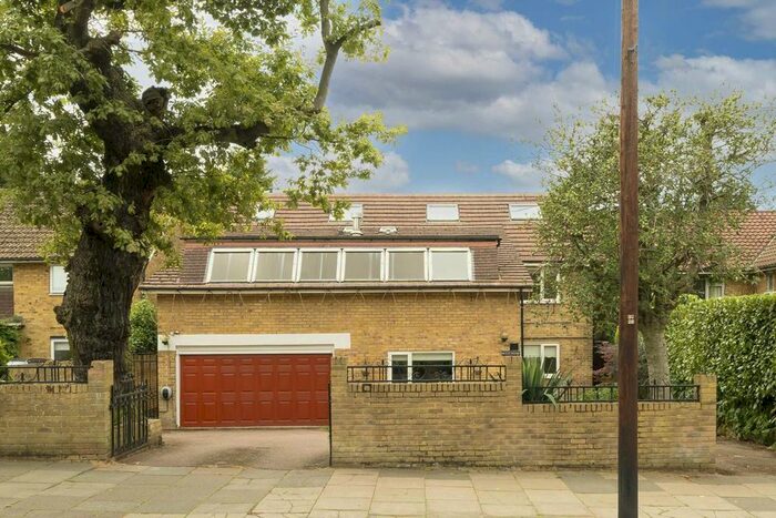 5 Bedroom Property To Rent In West Road, London, W5