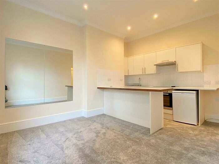 1 Bedroom Flat To Rent In Highcroft Villas, Brighton, BN1