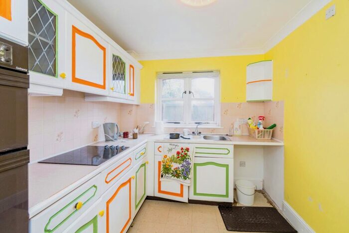 2 Bedroom Terraced House For Sale In Garden Mews, Warsash, Southampton, Hampshire, SO31