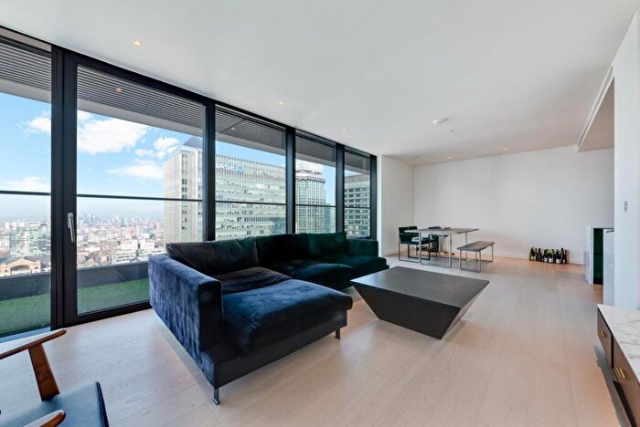 2 Bedroom Flat To Rent In Bagshaw Building, Wardian, Canary Wharf, London, E14