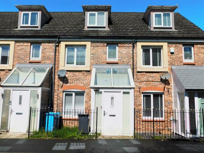 4 Bedroom Terraced House To Rent In Barmouth Walk, Hollinwood, Oldham, OL8