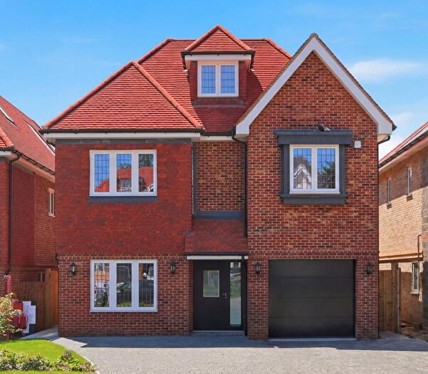4 Bedroom Detached House For Sale In Kings Green, Hall Lane, RM14