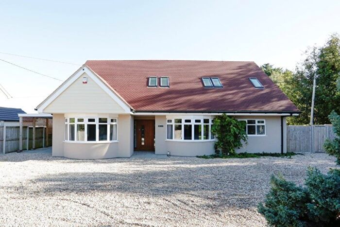 4 Bedroom Detached House For Sale In St. Marys Close, Sandwich, CT13
