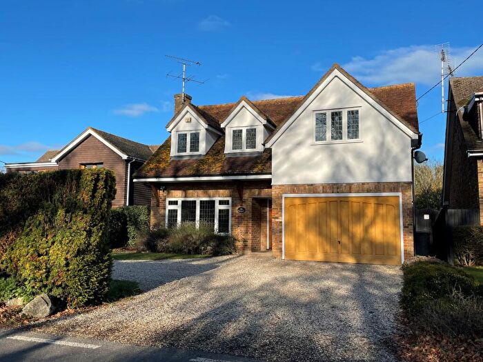 4 Bedroom Detached House For Sale In Woodhill Road, Sandon, Chelmsford, CM2