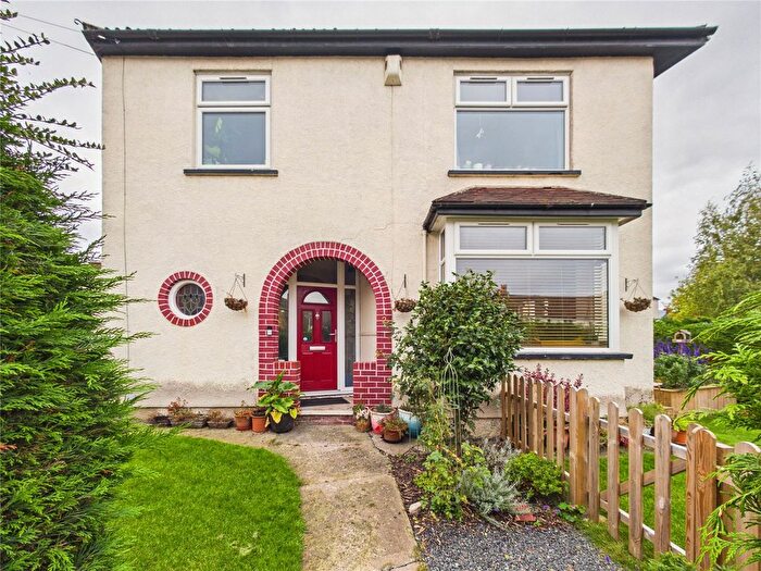 3 Bedroom Semi-Detached House For Sale In Chatsworth Road, Fishponds, Bristol, BS16