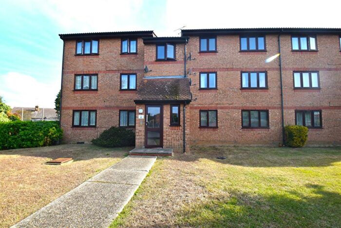 1 Bedroom Apartment For Sale In Lesney Gardens, Rochford, SS4