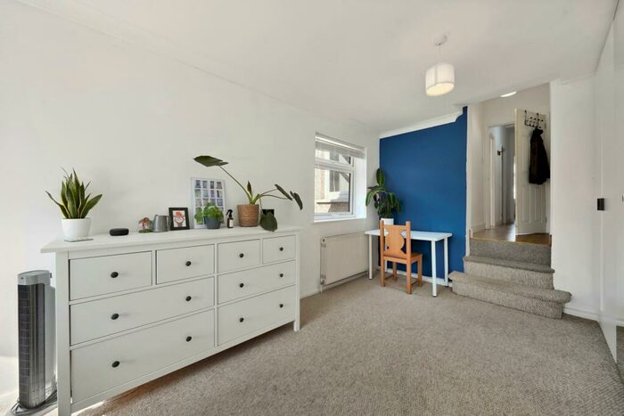 2 Bedroom Apartment To Rent In The Drive, Ilford, IG1