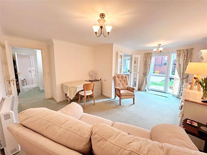 1 Bedroom Apartment For Sale In Lymington Road, Highcliffe, Christchurch, Dorset, BH23