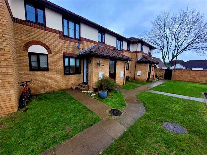 2 Bedroom Apartment To Rent In Brayfield Court, Leigh On Sea, Leigh On Sea, SS9
