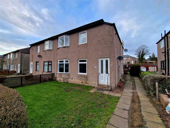 3 Bedroom Apartment To Rent In Croftfoot Road, Croftfoot, Glasgow, G44