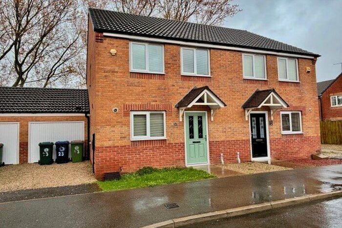 3 Bedroom Semi-Detached House To Rent In Kings Close, Middlesbrough, TS6