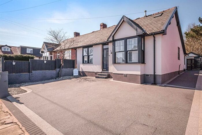 3 Bedroom Semi-Detached House For Sale In Wilmar Drive, Huddersfield, HD3