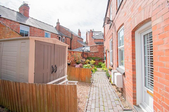 1 Bedroom Terraced House For Sale In Egerton Houses, Leicester, LE2