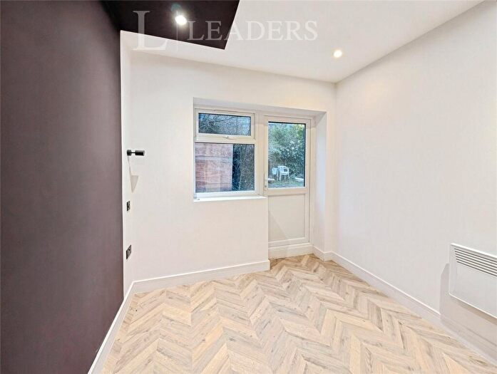 Studio To Rent In Shinwell Walk, Henderson Road, Crawley, RH11