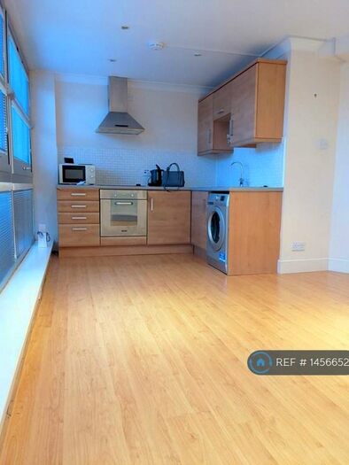 2 Bedroom Maisonette To Rent In Barnton Street, Stirling, FK8