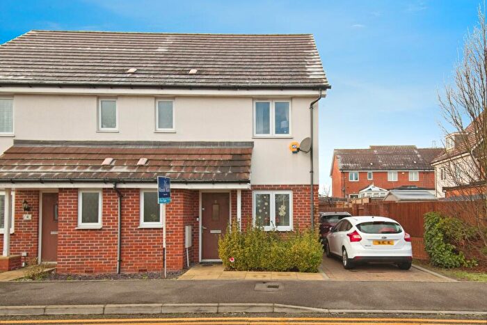 3 Bedroom Semi-Detached House For Sale In Halcrow Avenue, Dartford, Kent, DA1