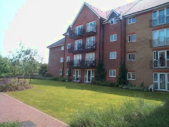 2 Bedroom Flat To Rent In Sommers Court Crane Mead, Ware, SG12
