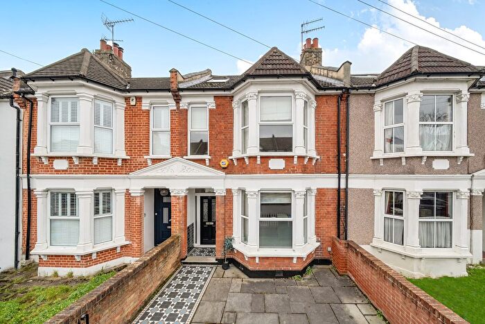 4 Bedroom Detached House For Sale In Ladysmith Road, London, SE9