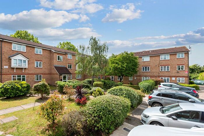 1 Bedroom Flat For Sale In Thant Close, London, E10
