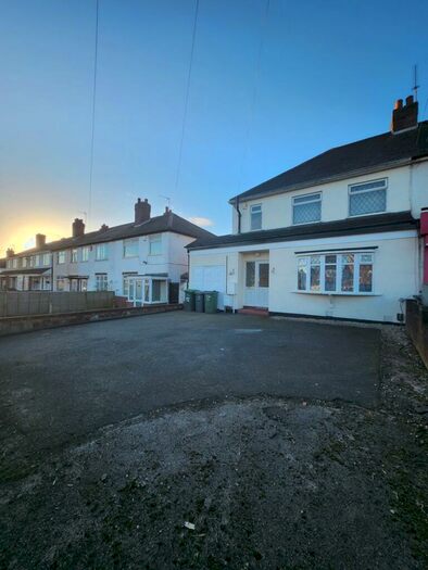 4 Bedroom Semi-Detached House To Rent In Throne Road, Rowley Regis, B65