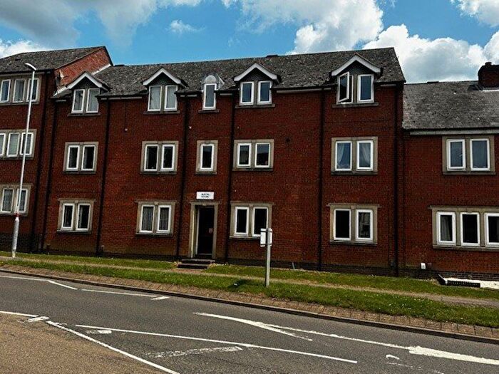 2 Bedroom Flat To Rent In High Street, Rothwell, Kettering, NN14